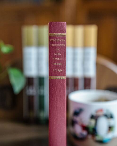 Expository Thoughts on the Gospels — Interior page